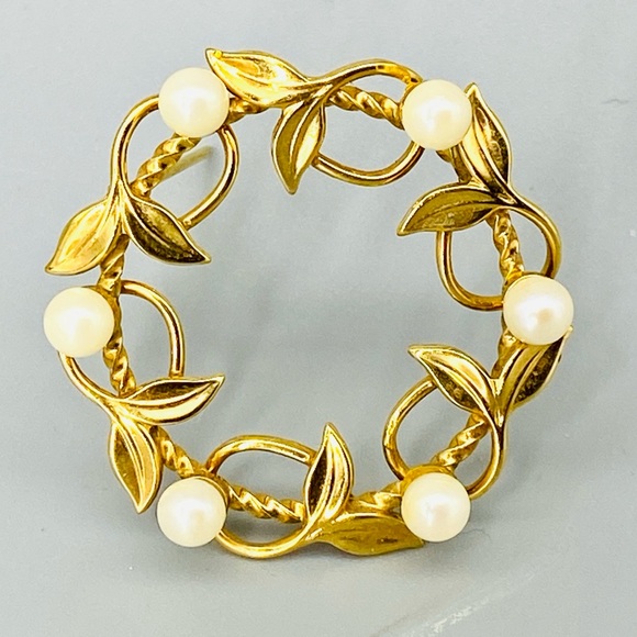 Vintage, Mid Century, Circle Brooch Pair AB & Pearls - Picture 6 of 16